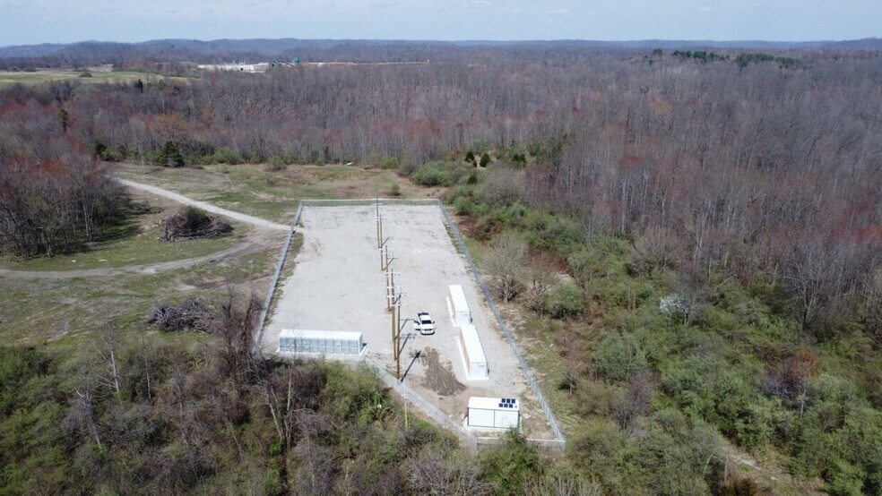 More Photos Of 520 Clay-Leslie Park Rd, Manchester Warehouse For Sale