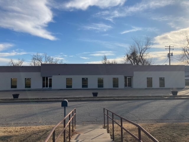 More Photos Of 324 N 19th St, Guthrie Office For Sale