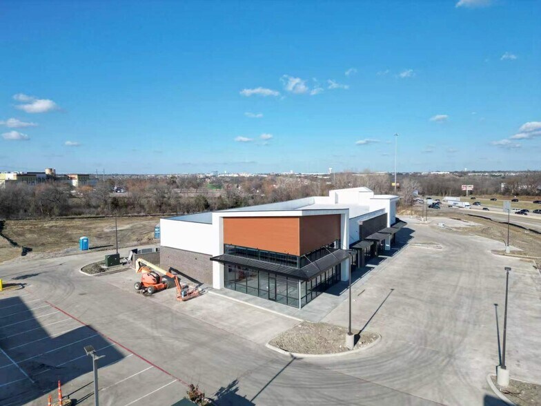 More Photos Of 105 Legacy Dr, Plano Unknown For Lease