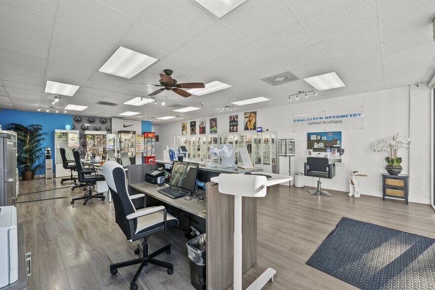 More Photos Of 516 W Lancaster Blvd, Lancaster Freestanding For Lease