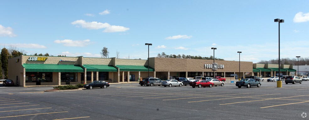 Primary Photo Of 824 S Van Buren Rd, Eden Supermarket For Lease
