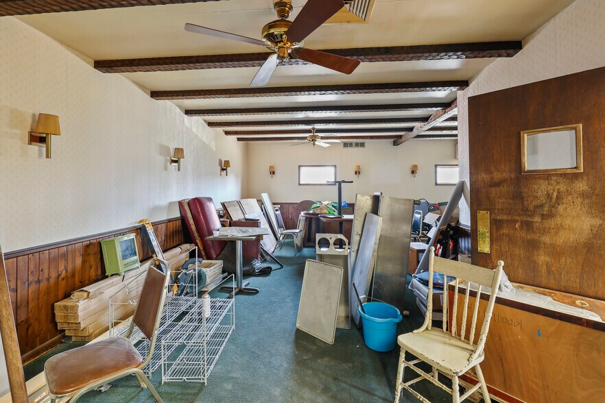 More Photos Of 1701 Pine Ave, Niagara Falls Restaurant For Sale