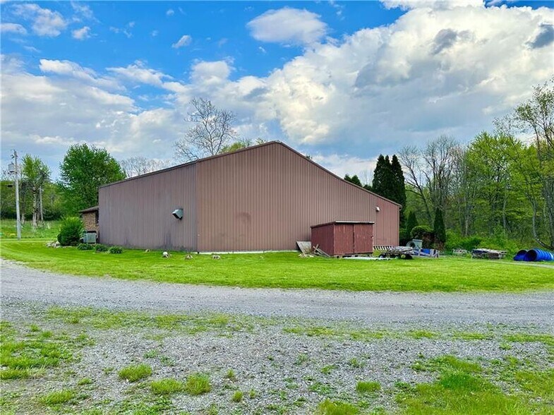 More Photos Of 20 Henderson Ln, West Middlesex Industrial For Sale