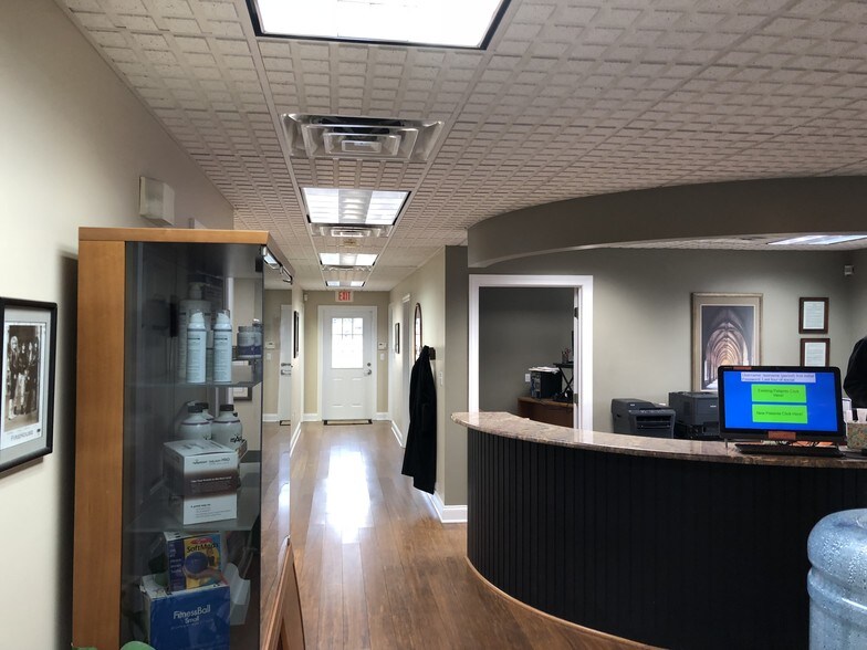 More Photos Of 7020 Cold Harbor Rd, Mechanicsville Office Residential For Sale