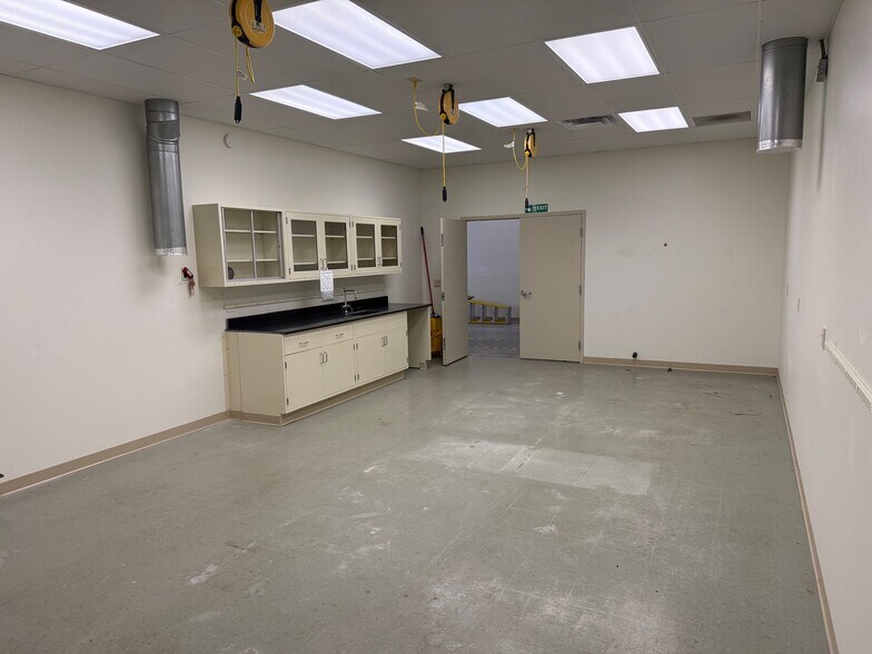 More Photos Of 2777 Prairie Dr, River Falls Office For Sale