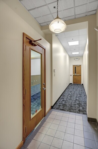 More Photos Of 147 N 5th St, Reading Office For Sale