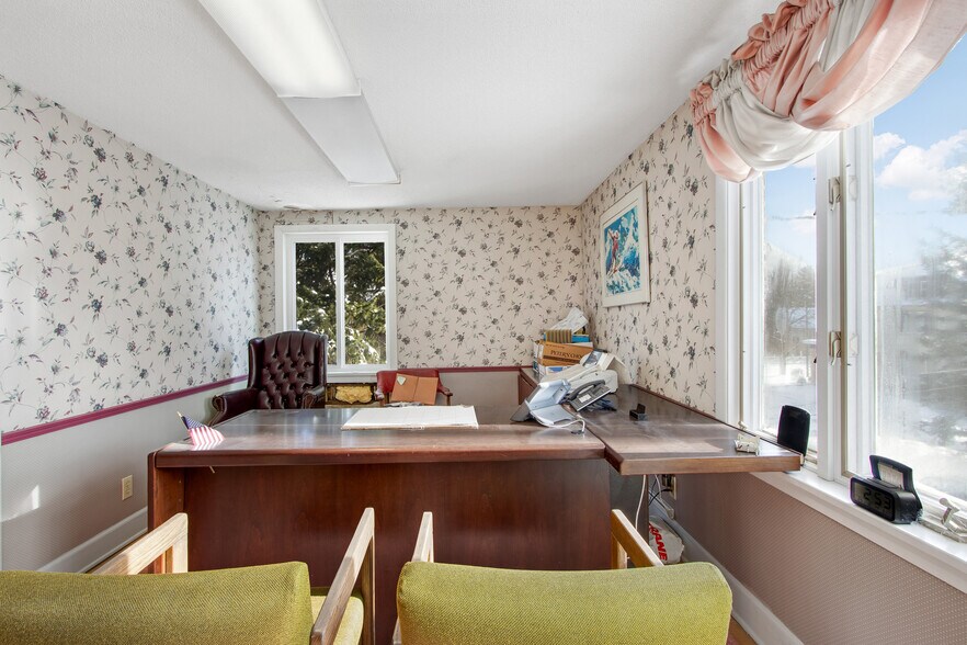 More Photos Of 2025 Clinton St, Buffalo Office For Sale