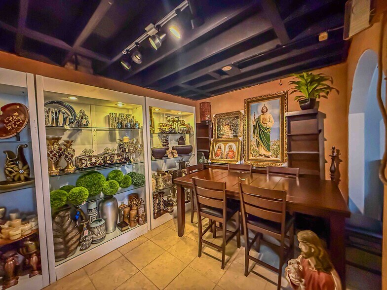 More Photos Of 405 E 2nd St, Rio Grande City Supermarket For Sale