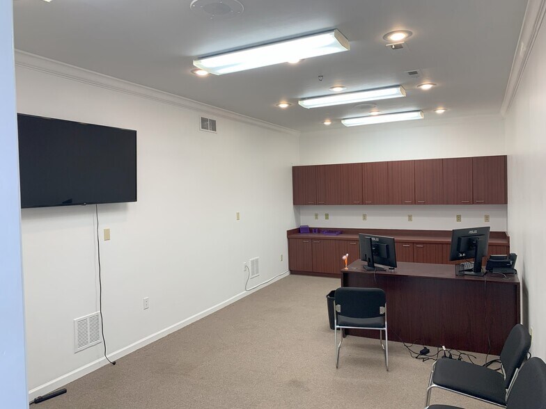 More Photos Of 3-11 Ginger Creek Village Dr, Glen Carbon Medical For Lease