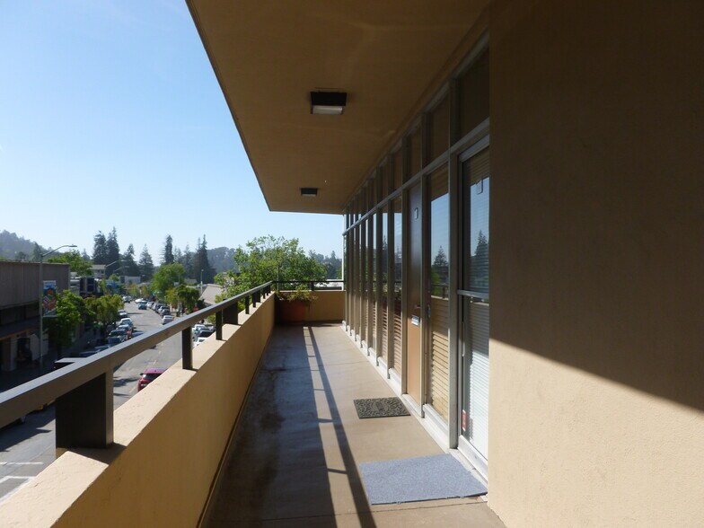 More Photos Of 1955-1969 Mountain Blvd, Oakland Storefront Retail Office For Lease