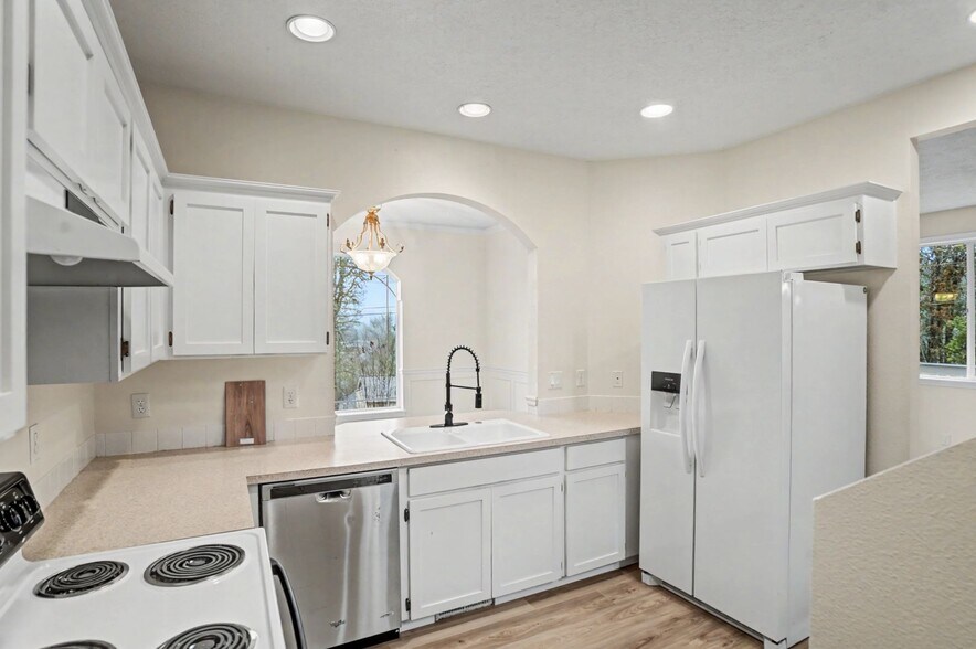 More Photos Of 505 Woodland Dr NW, Salem Multifamily For Sale