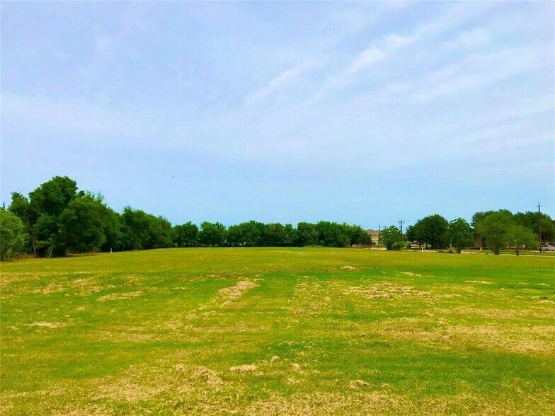 More Photos Of 0 Ambrose St, Houston Land For Sale