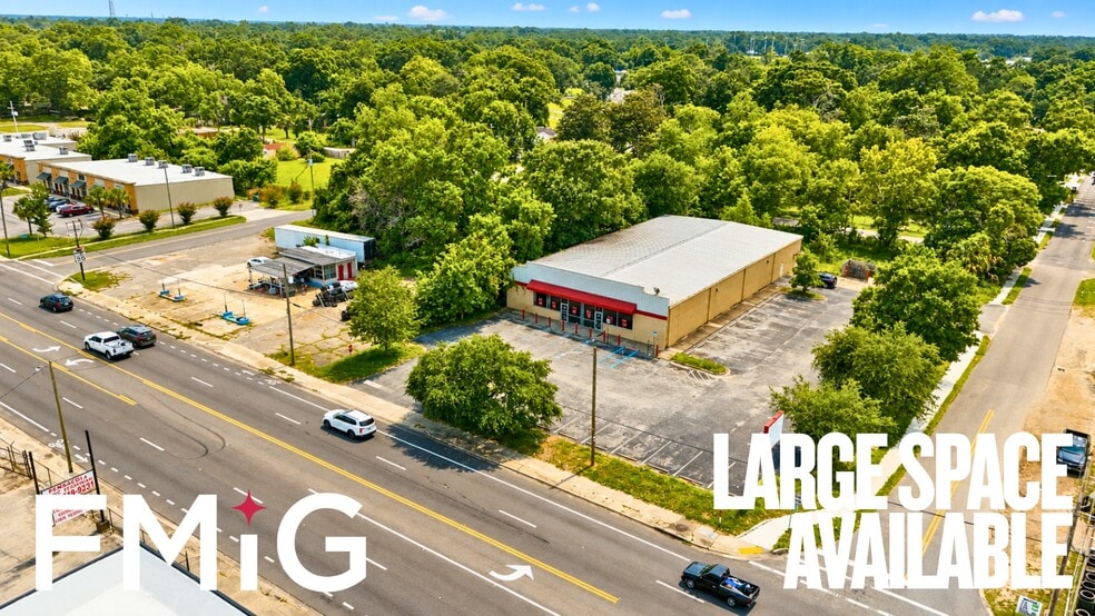 Primary Photo Of 1717 N Pace Blvd, Pensacola Freestanding For Sale