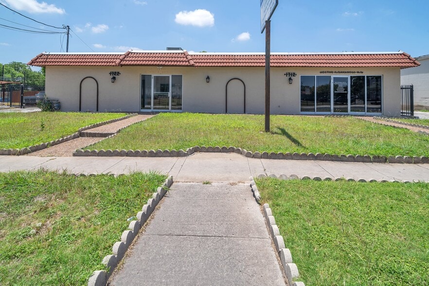 More Photos Of 1712 Buena Vista St, San Antonio Medical For Lease