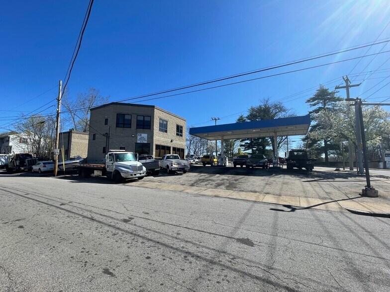 More Photos Of 94 W Warwick Ave, West Warwick Auto Repair For Lease