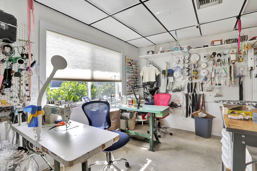 More Photos Of 311 E Prospect Rd, Oakland Park General Retail For Sale
