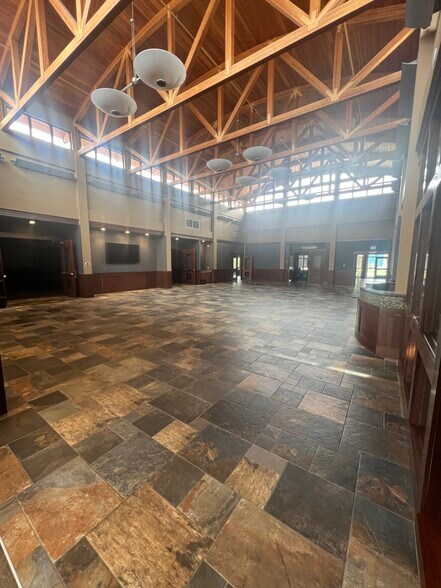 More Photos Of 4141 28th Ave S, Fargo Office For Lease