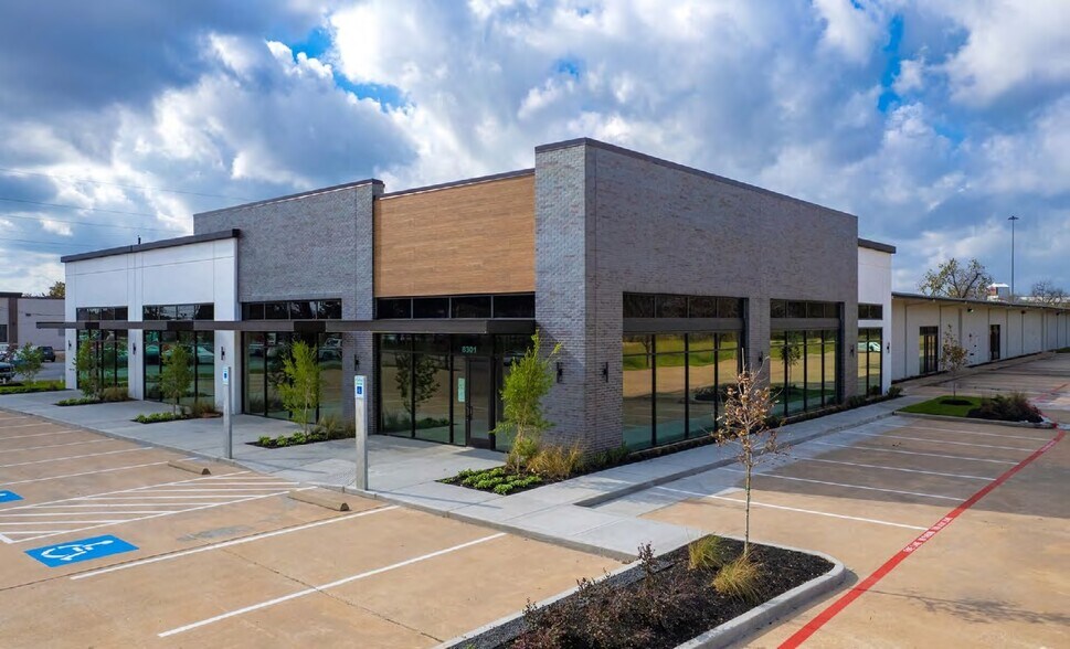 More Photos Of 8301 Jones Rd, Houston Unknown For Lease