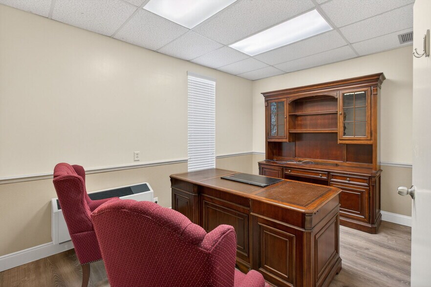 More Photos Of 2039 Indian Rocks Rd, Largo Medical For Lease