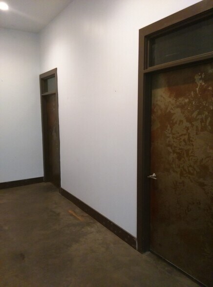 More Photos Of 2879 Main St, Riverside Warehouse For Lease