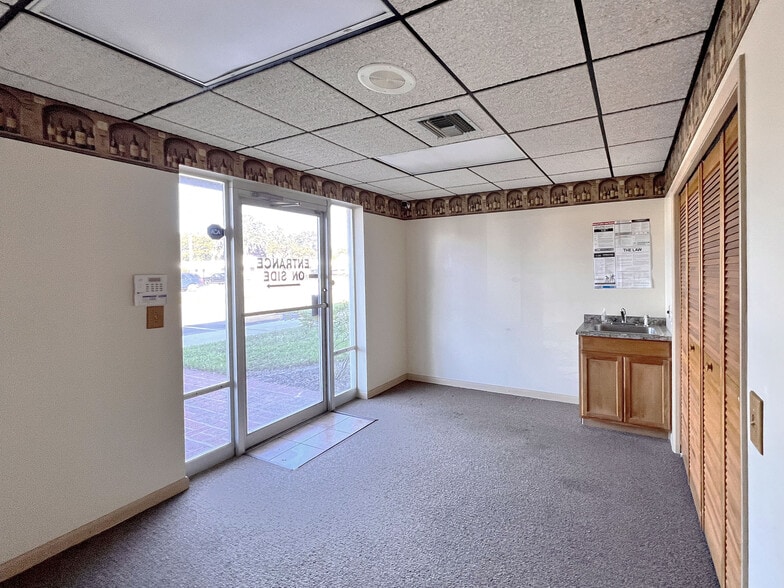 More Photos Of 200 Avenue K SE, Winter Haven Office For Lease