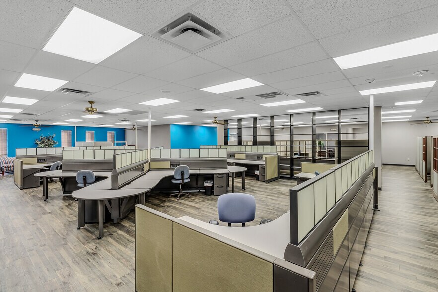 More Photos Of 4717 Fletcher Ave, Fort Worth Office For Sale