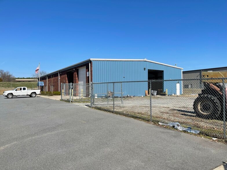 More Photos Of 4950 Stough Rd SW, Concord Flex For Sale