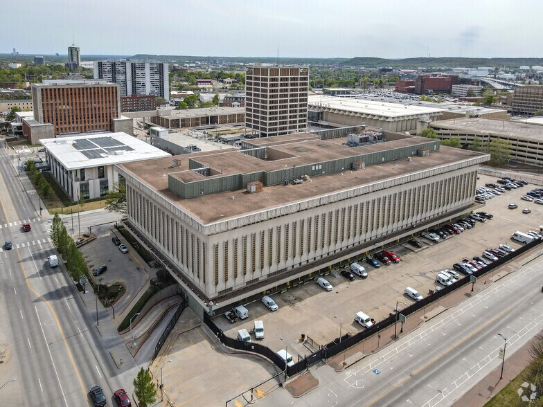 More Photos Of 333 W 4th St, Tulsa Office For Lease