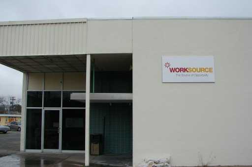 More Photos Of 200 N Saint Marys St, Beeville Medical For Lease