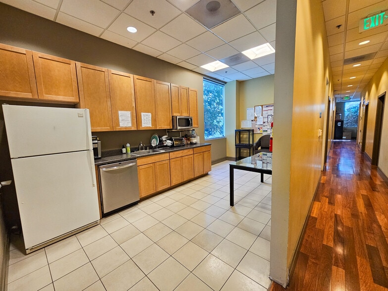 More Photos Of 3160 Garrity Way, Richmond Office For Sale