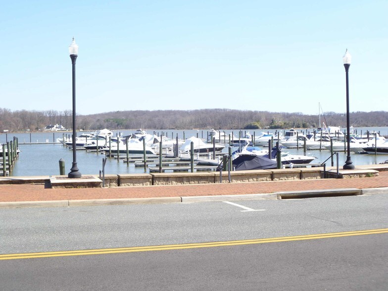 More Photos Of 551-625 Harbor Side St, Woodbridge Storefront Retail Office For Lease
