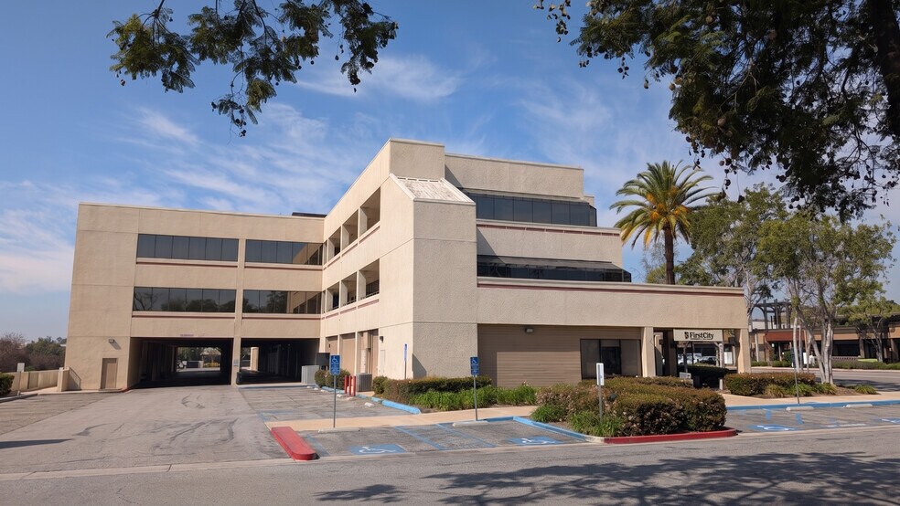 More Photos Of 250 W 1st St, Claremont Loft Creative Space For Lease