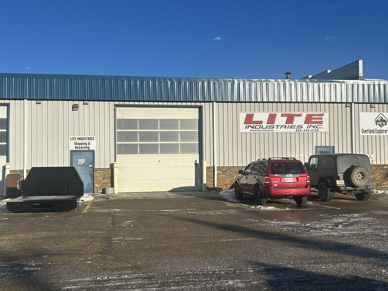 More Photos Of 8319 Chiles Industrial Av, Red Deer Warehouse For Sale