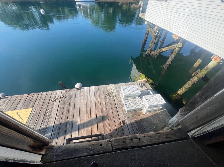 More Photos Of 9 Water St, Kittery General Retail For Lease