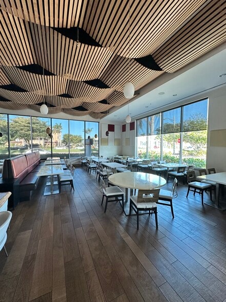 More Photos Of 3936 Tamiami Trl N, Naples Office For Sale