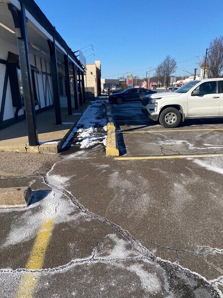 More Photos Of 1115 Veterans Hwy, Bristol General Retail For Sale