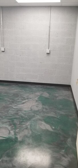 More Photos Of 932 NE 24th Ln, Cape Coral Light Manufacturing For Lease