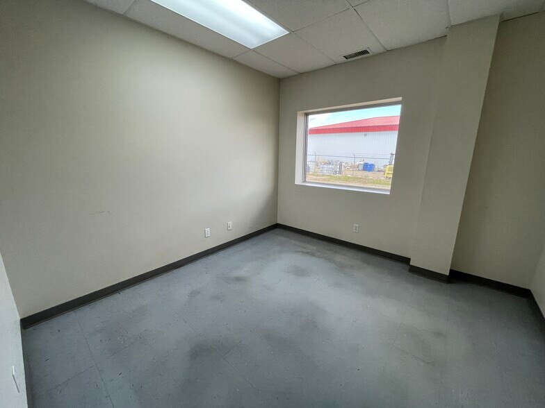 More Photos Of 7756 Edgar Industrial Way, Red Deer Warehouse For Sale