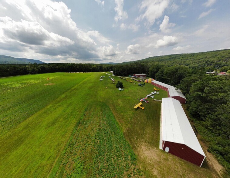 More Photos Of 547 W Main St, Canaan Airport For Sale