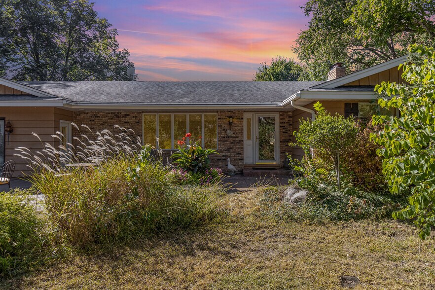 More Photos Of 23205 Cedar Ave, Farmington Specialty For Sale