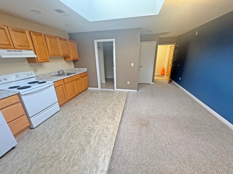 More Photos Of 191 Franklin Ave, Hartford Apartments For Sale