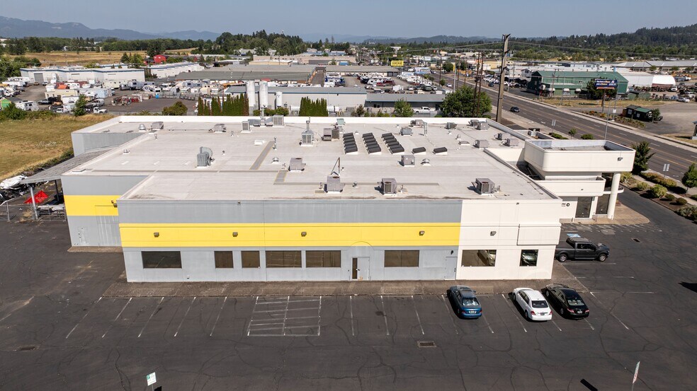 More Photos Of 4211 W 11th Ave, Eugene Freestanding For Sale