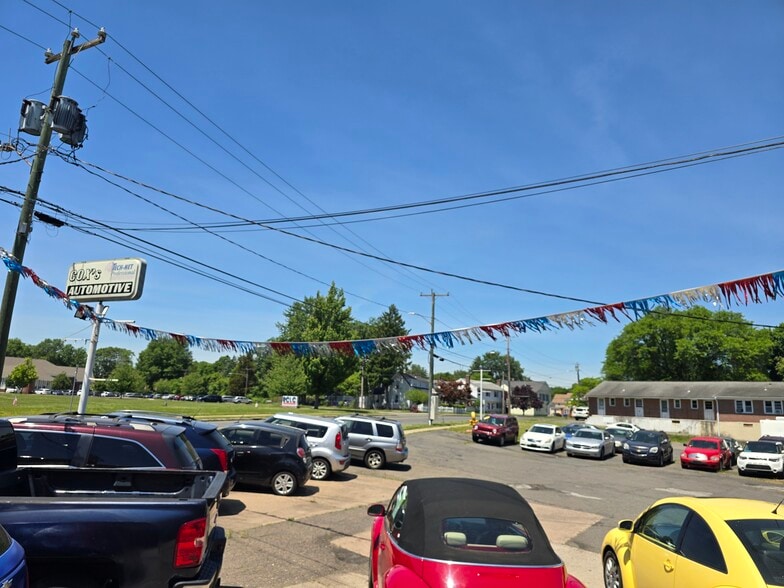 More Photos Of 200 Main St, East Hartford Auto Repair For Sale