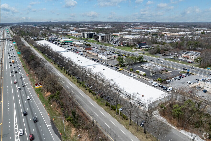 More Photos Of 46 Cain Dr, Brentwood Warehouse For Lease