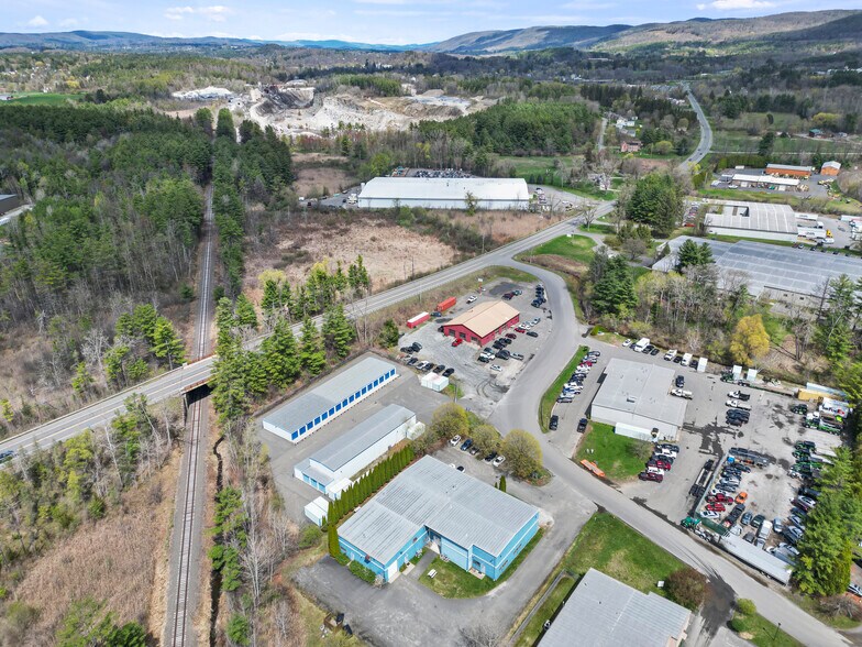 More Photos Of 8 Run Way, Lee Flex For Sale