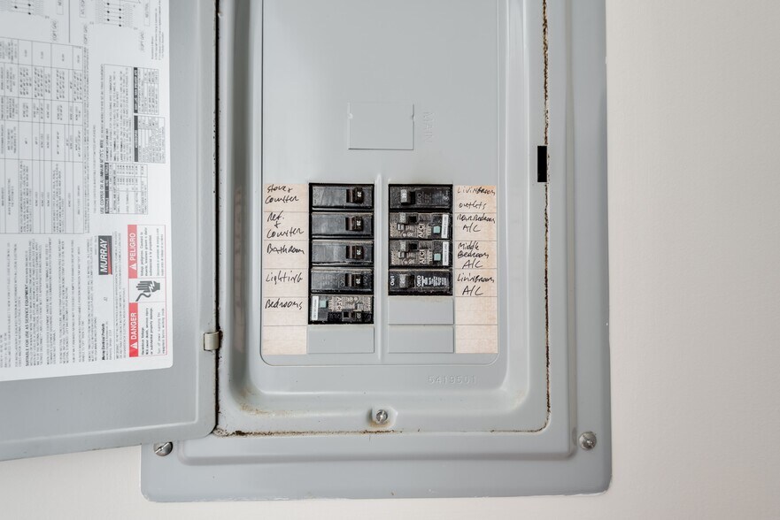 More Photos Of 10430 39th Ave, Corona Apartments For Sale