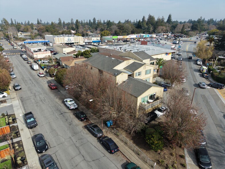 More Photos Of 211-311 Semicircular Road, Menlo Park, Menlo Park Apartments For Sale