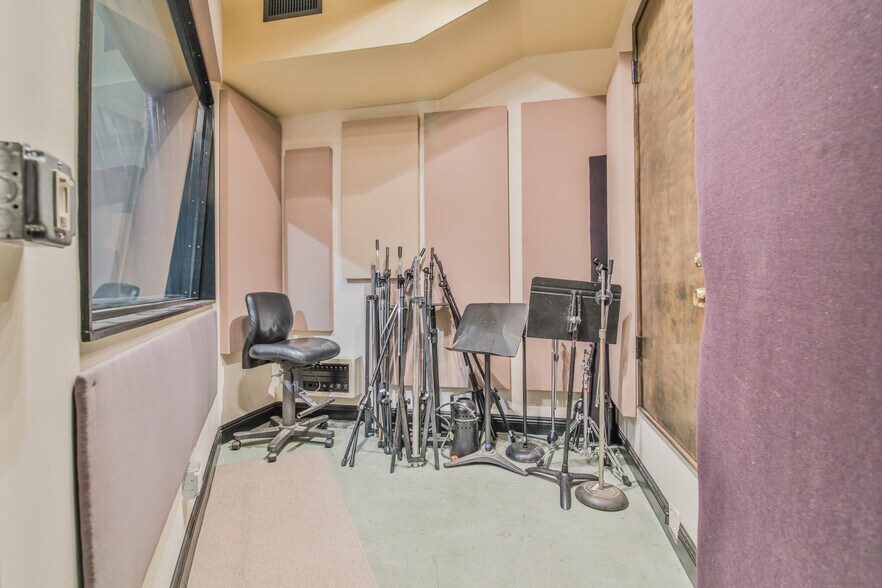 More Photos Of 5221 E Beverly Blvd, East Los Angeles Storefront Retail Residential For Sale