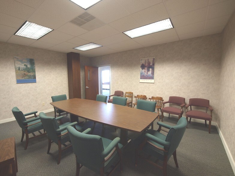 More Photos Of 2 E Long Ave, Dubois Coworking Space