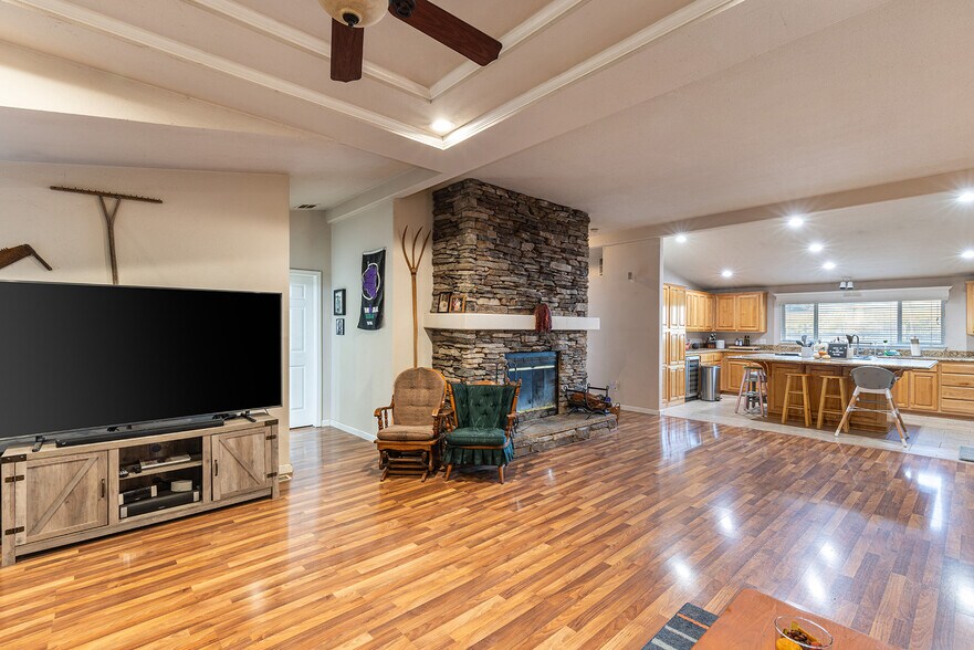 More Photos Of 3106 Golden Gate Dr, Napa Flex For Sale